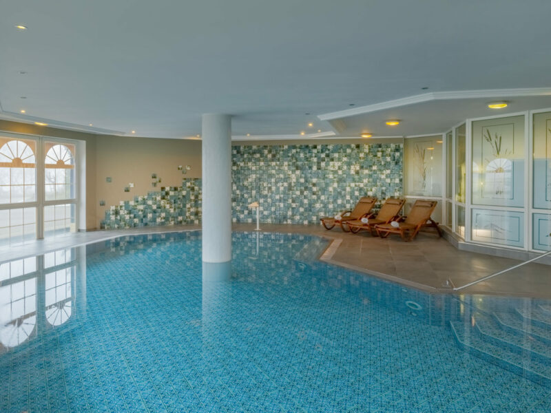 Wellness Schwimmbad1